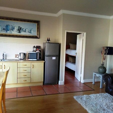 Casa Mia Guesthouse Тейбъл Вю Екстериор снимка