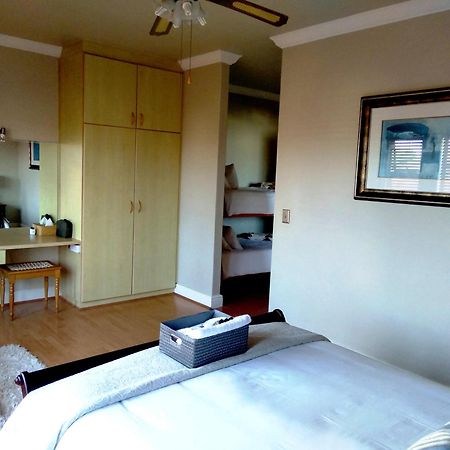 Casa Mia Guesthouse Тейбъл Вю Екстериор снимка