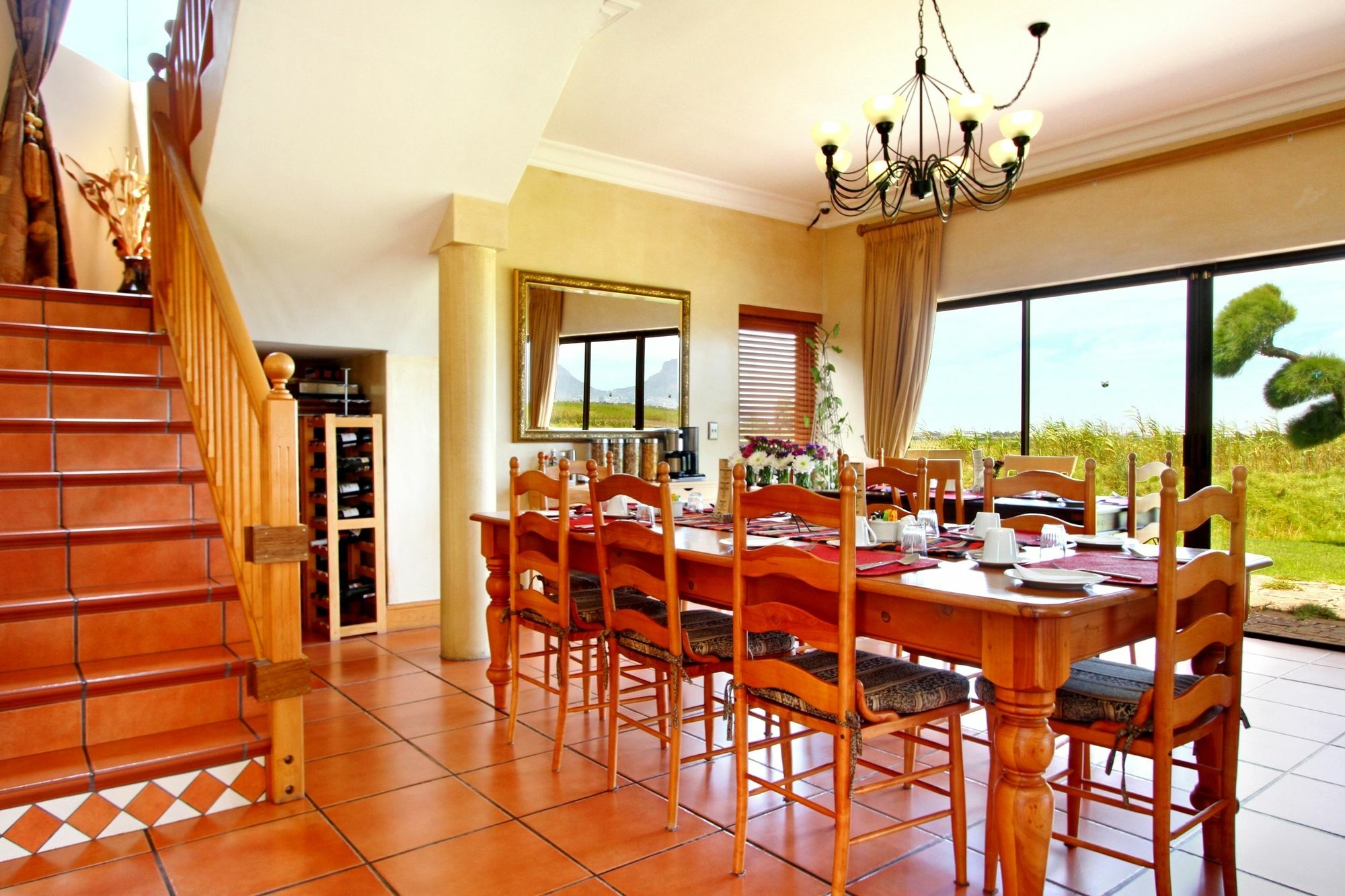 Casa Mia Guesthouse Тейбъл Вю Екстериор снимка