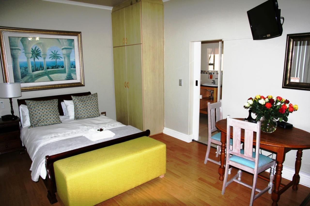 Casa Mia Guesthouse Тейбъл Вю Екстериор снимка