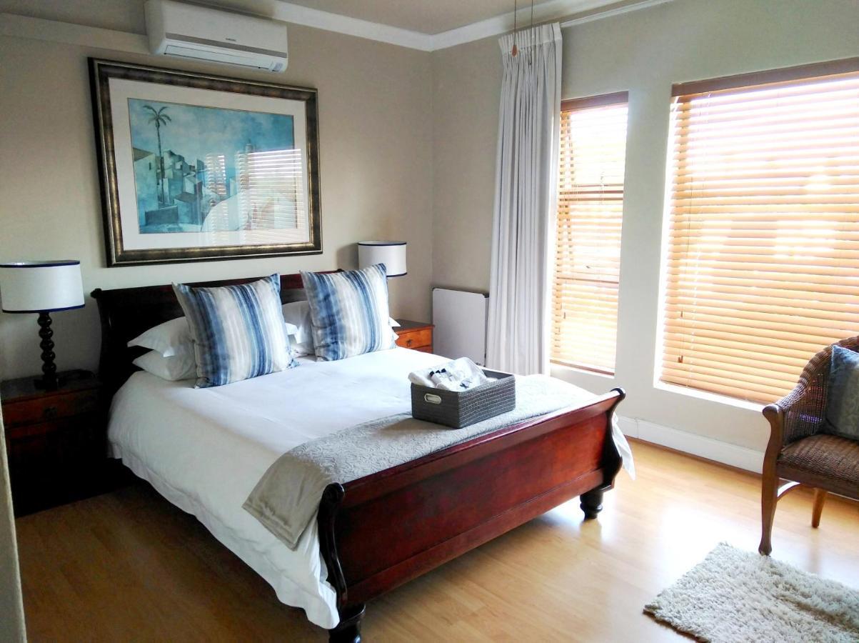 Casa Mia Guesthouse Тейбъл Вю Екстериор снимка