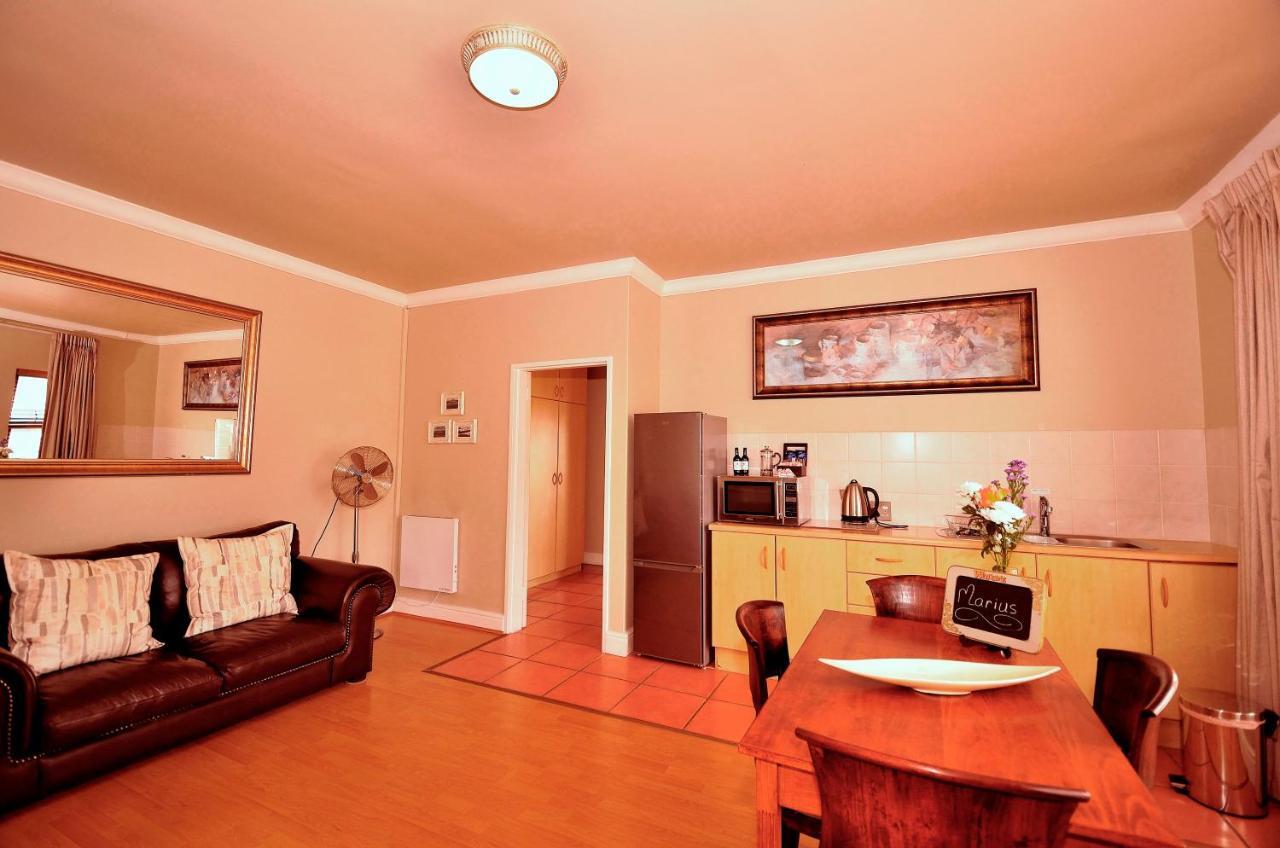 Casa Mia Guesthouse Тейбъл Вю Екстериор снимка