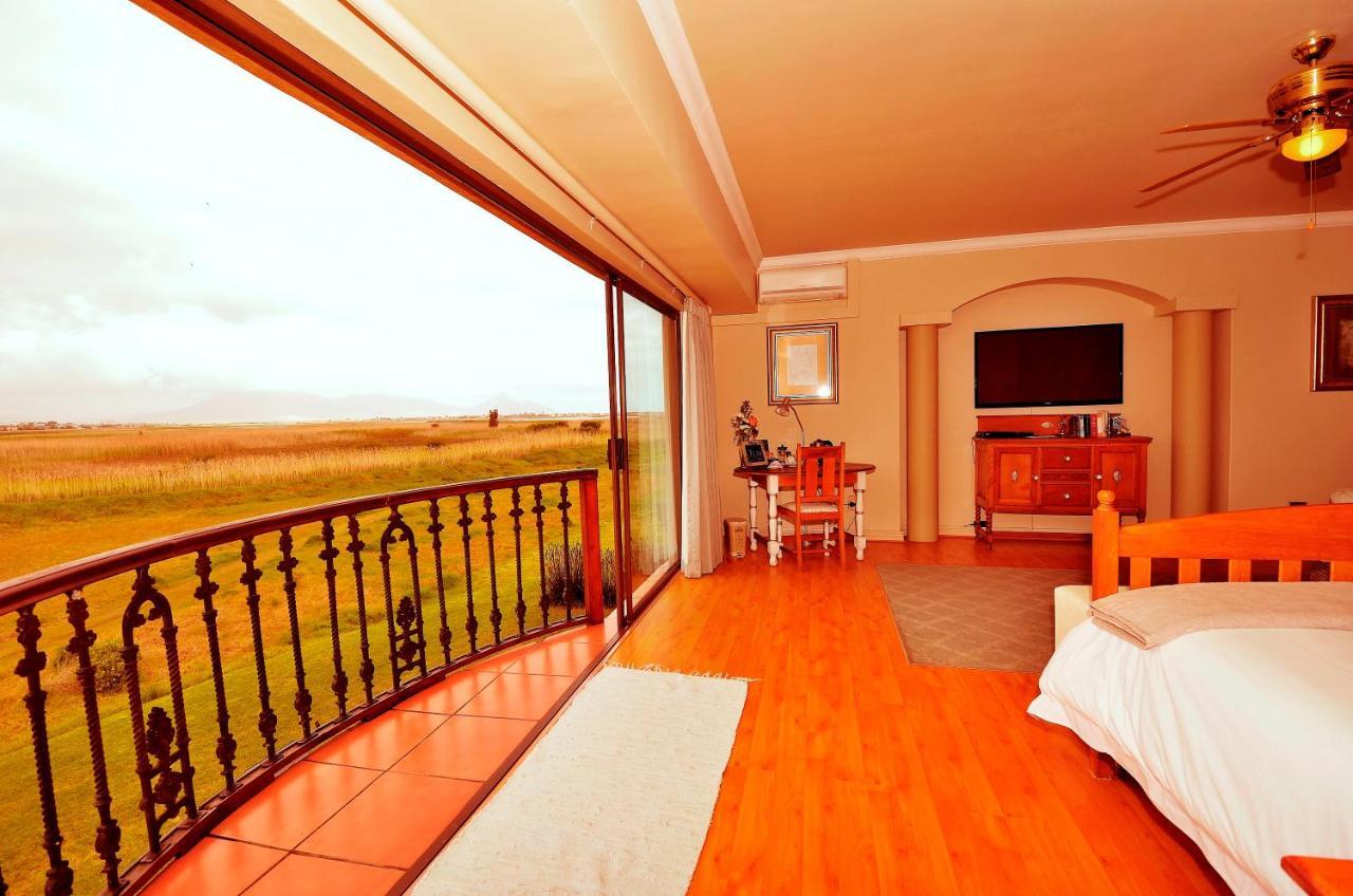 Casa Mia Guesthouse Тейбъл Вю Екстериор снимка