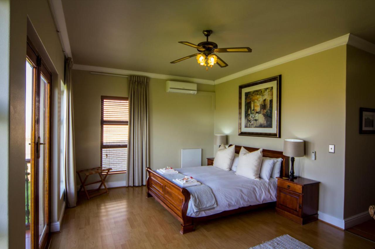 Casa Mia Guesthouse Тейбъл Вю Екстериор снимка